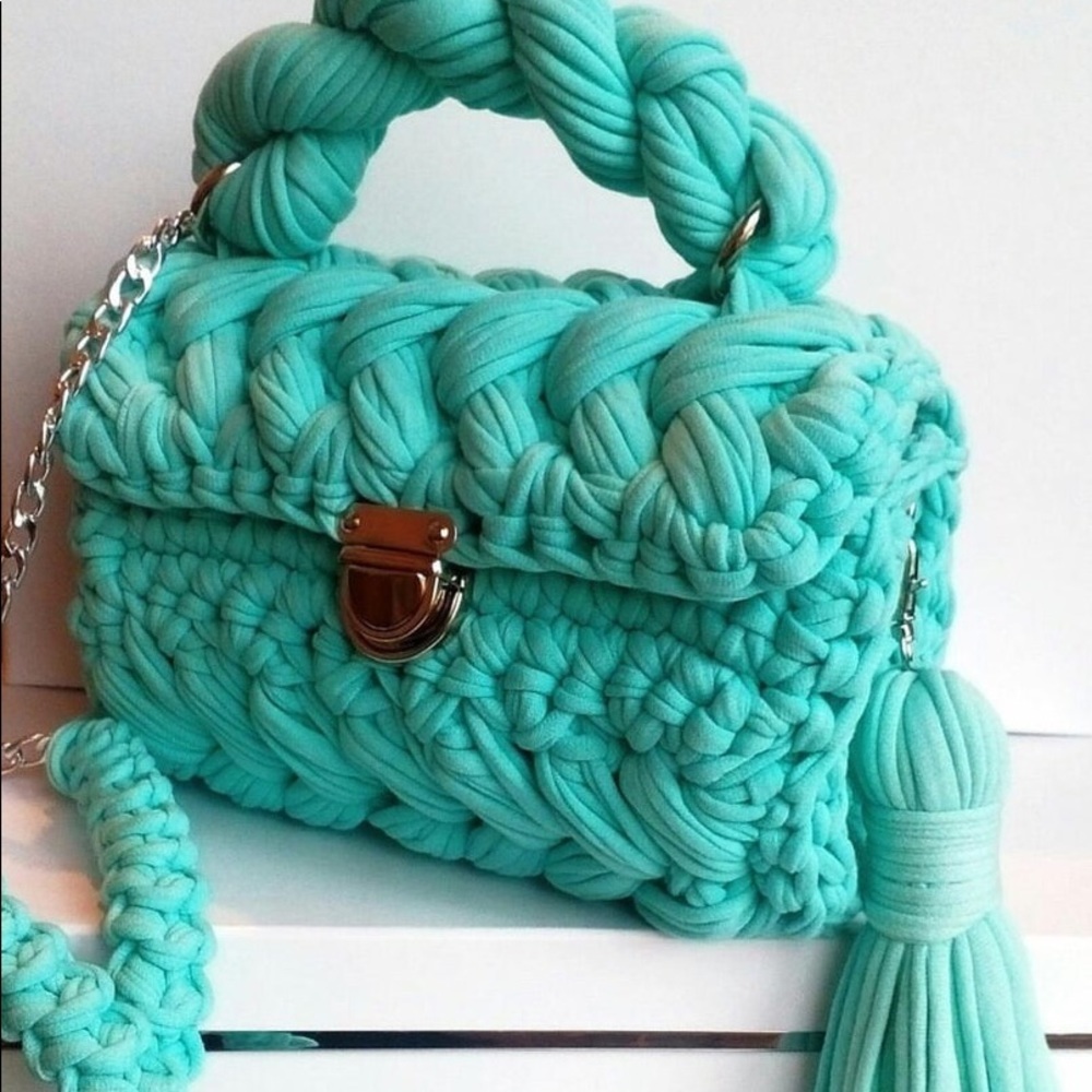 CROCHET PURSES WITH A HANDLE & CHAINS